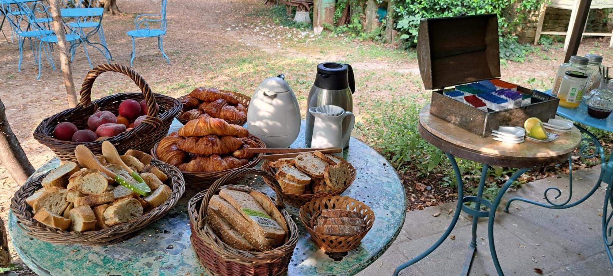 ユゼ ル マス ドゥ ラック Bed & Breakfast エクステリア 写真
